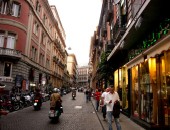Cheap flights to Naples: Via Chiaia