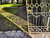 Cheap flights to Aberdeen: Cathedral Gate