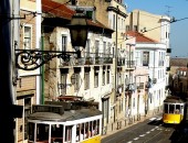 Lisbon's Alfama neighbourhood Cheap flights to Lisbon: Alfama