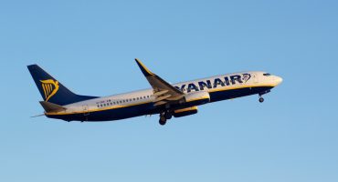 Ryanair slashes prices, save 25% until May 6th