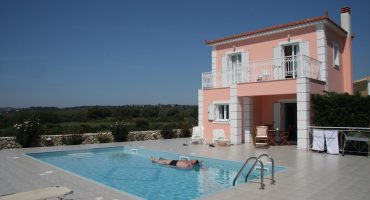 Greece, deals for last-minute jaunts!