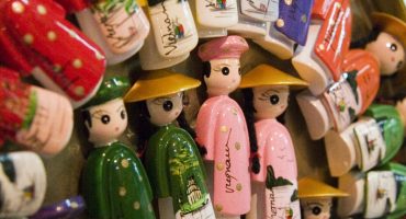 Holiday souvenirs: what to leave & what to take?