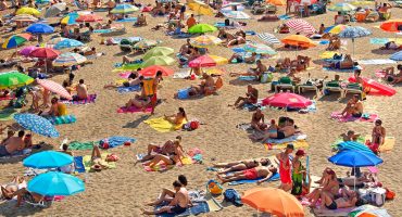 Sun4U folds, leaving 1,200 passengers stranded