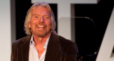 Sir Richard to dress drag on AirAsia flight