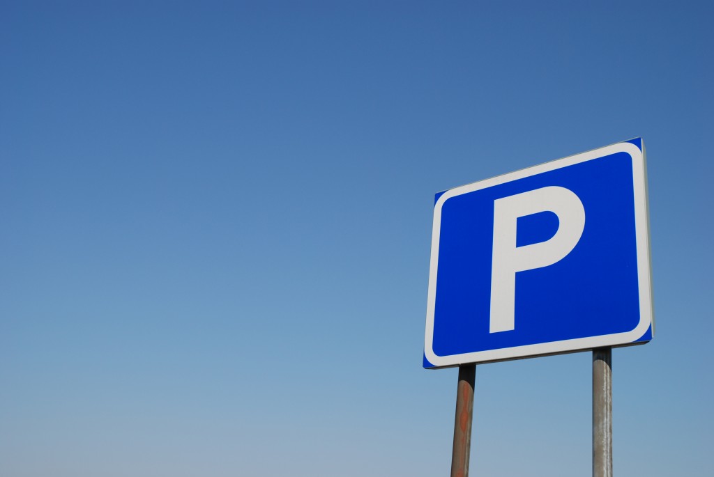 UK Airports how much does it cost to park at UK's 5 busiest airports