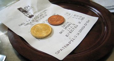 To tip or not to tip?