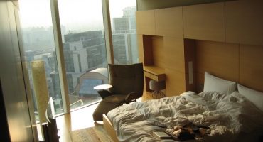 Stay alert, stay safe: What not to do in your hotel room