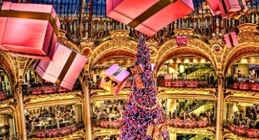 #fridayfinds: iconic Christmas trees