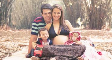 Travelling pregnant: tips for mums AND dads