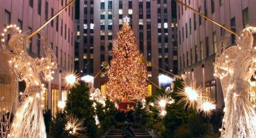 How to fly with gifts over the holidays