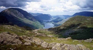 Top 5 swimming lakes in Britain