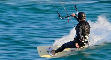 Best places to kitesurf around the world