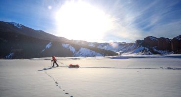 PHOTOS: skiing across Kyrgyzstan
