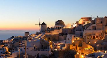 Tourists turned off Greece by refugees