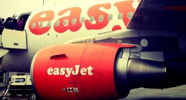 easyJet no longer guarantees cabin luggage