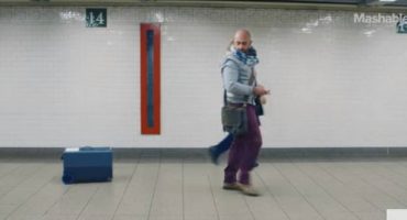 Hands-free suitcase