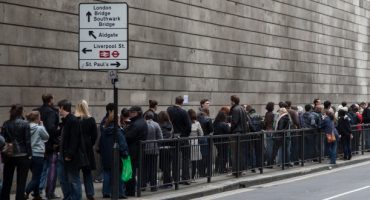 Holidaymakers queue outside STA Travel two days before sale