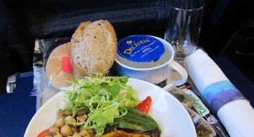 British Airways reduces its in-flight meals service