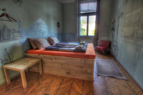 Lavender Circus Hostel in Budapest